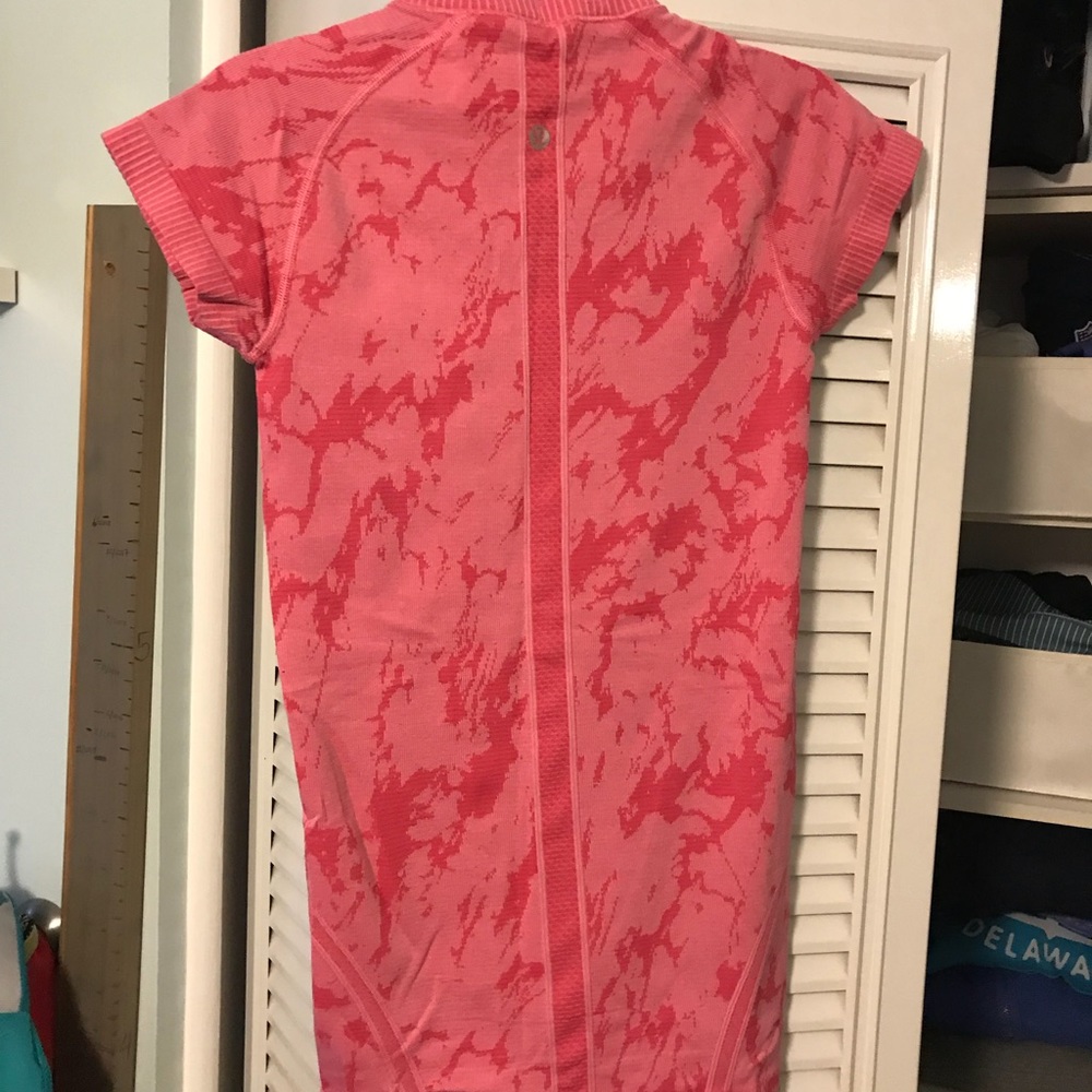 Pink lululemon top